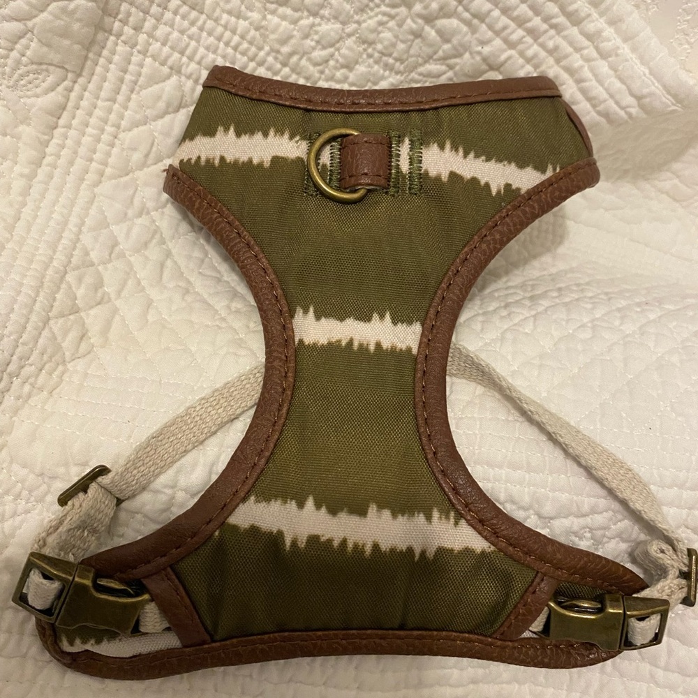 TOP PAW “Small Dog Harness” Size XS/S Adjustable Faux Leather Trim Olive/Tan EUC